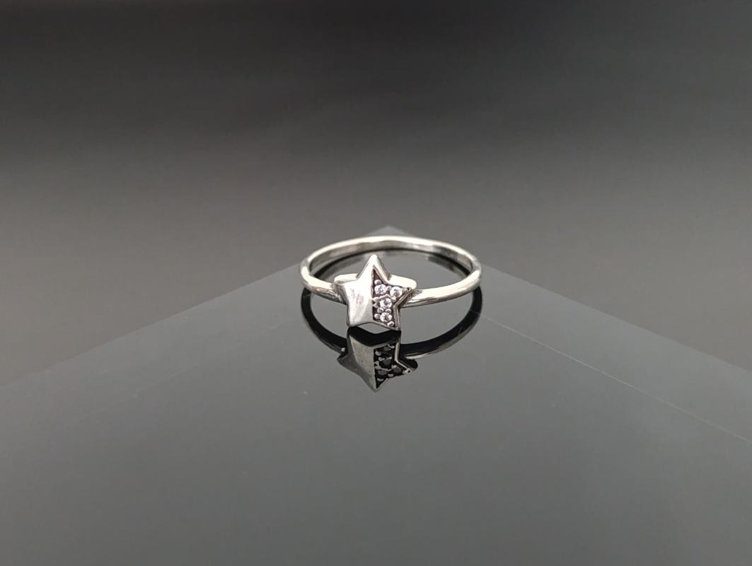 Anel Estrela metade com Micro Zircônias e metade Liso - Prata 925