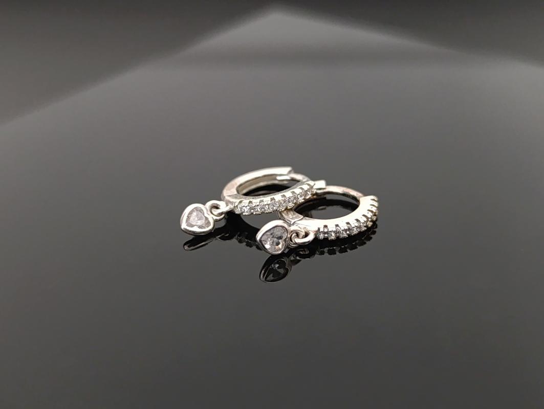 Argolinha com Micro Zircônias Cravejadas e com Zircônia Pendurada - Prata 925 - Imagem 2