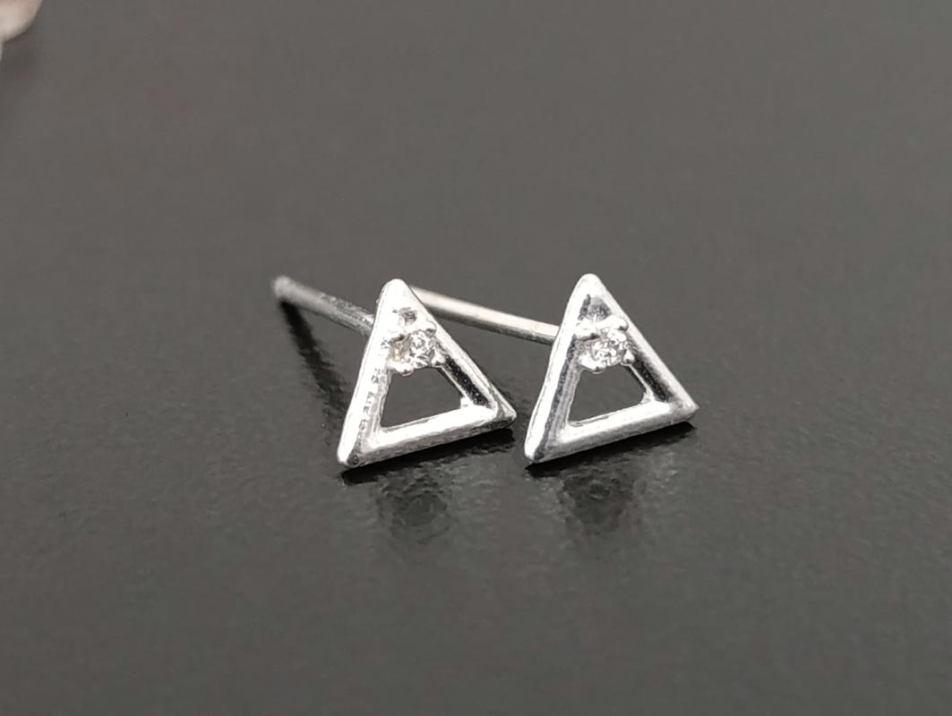 Brinco Triângulo com Zircônia - Prata 925 - Imagem 2