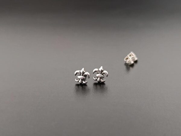 Brinco Flor de Lis - Prata 925