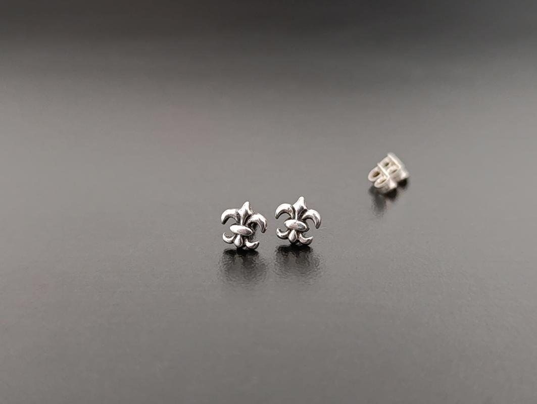 Brinco Flor de Lis - Prata 925
