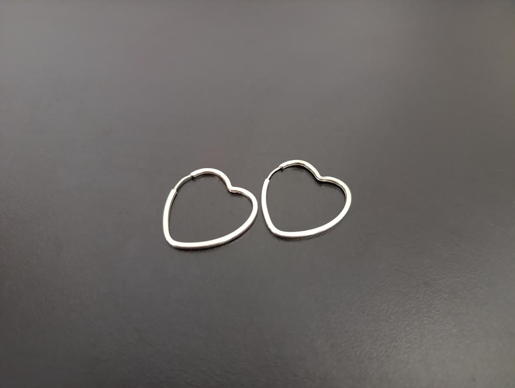 Argola Coração Fio Quadrado - 2,4 cm - Prata 925